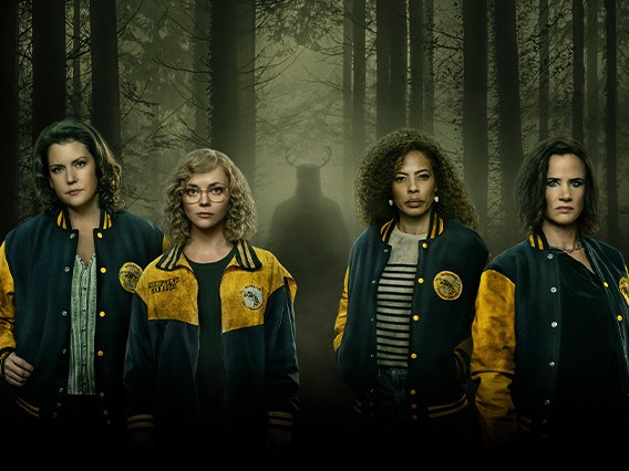 一群人站在一起
描述已自动生成